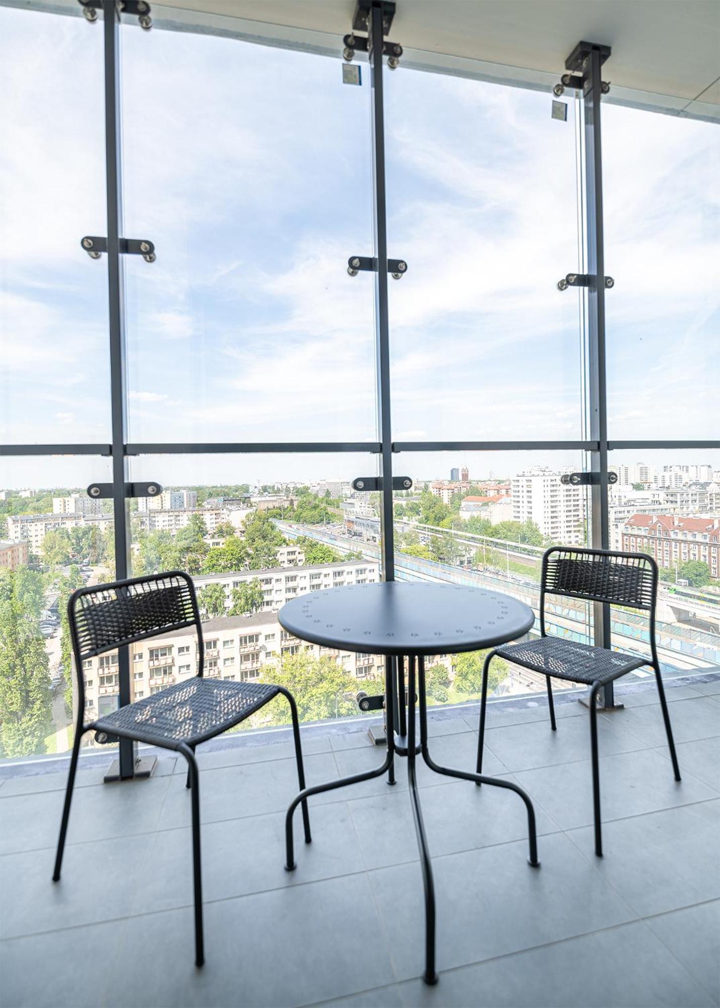 Rentplanet - Apartamenty Kasprzaka Varsavia Esterno foto