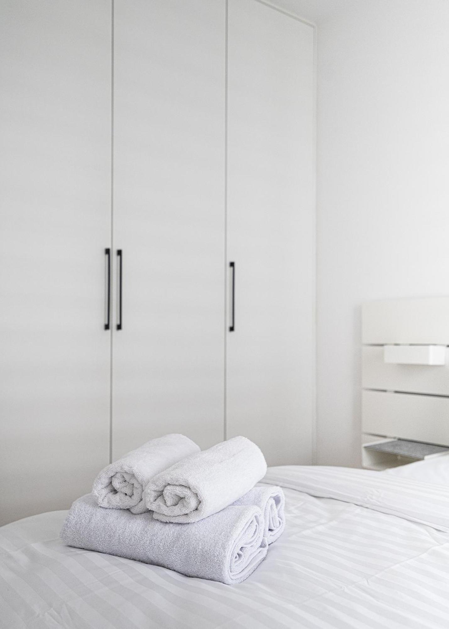 Rentplanet - Apartamenty Kasprzaka Varsavia Esterno foto